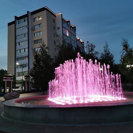 1 Комнатная Квартира В Самом Центре С Видом На Сквер Костанай Екстериор снимка