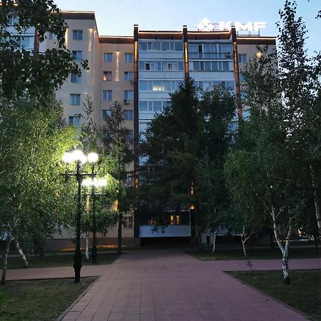 1 Комнатная Квартира В Самом Центре С Видом На Сквер Костанай Екстериор снимка