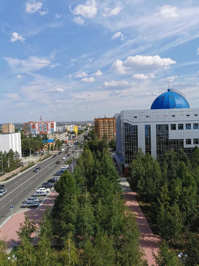 1 Комнатная Квартира В Самом Центре С Видом На Сквер Костанай Екстериор снимка